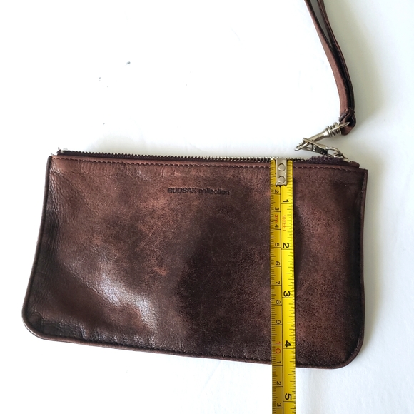 Rudsak Clutch Wristlet Distressed Leather Brown - Picture 9 of 10